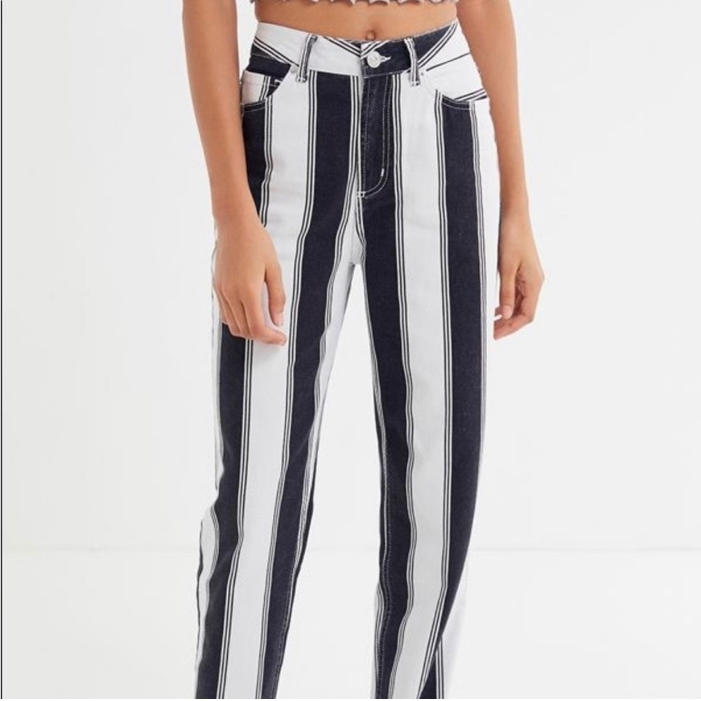 Urban Outfitters Mom High Waisted Tapered Leg Jeans